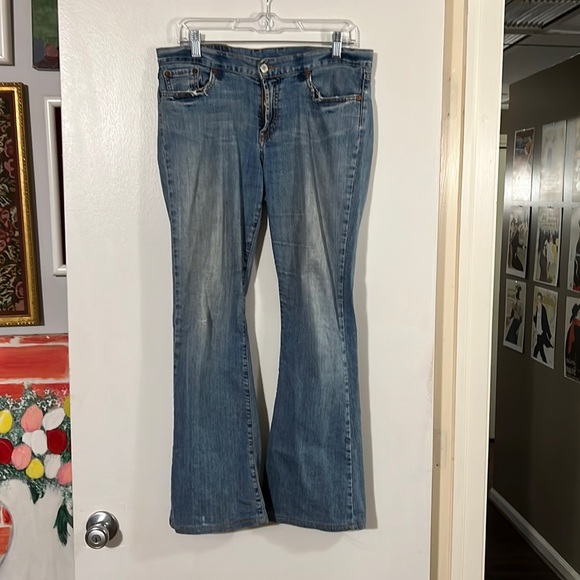 Lucky Brand Denim - Lucky Brand well loved jeans